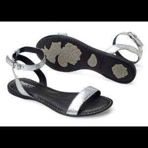 Born Stephane Silver Metallic Sandal Size 8